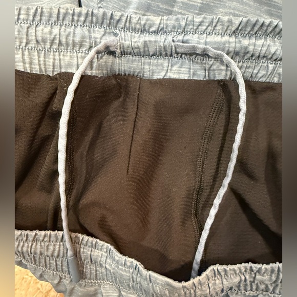 Lululemon Pace Breaker Short
Heather Allover Blue Cast Utility Blue-XXL - Picture 12 of 13